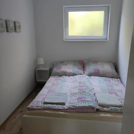 Semesterbostad Beach Apartment Zamardi