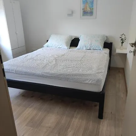 Beach Apartment Zamardi Hébergement de vacances *