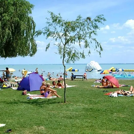 Semesterbostad Beach Apartment Zamardi Zamárdi