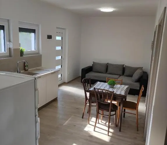 Semesterbostad Beach Apartment Zamardi